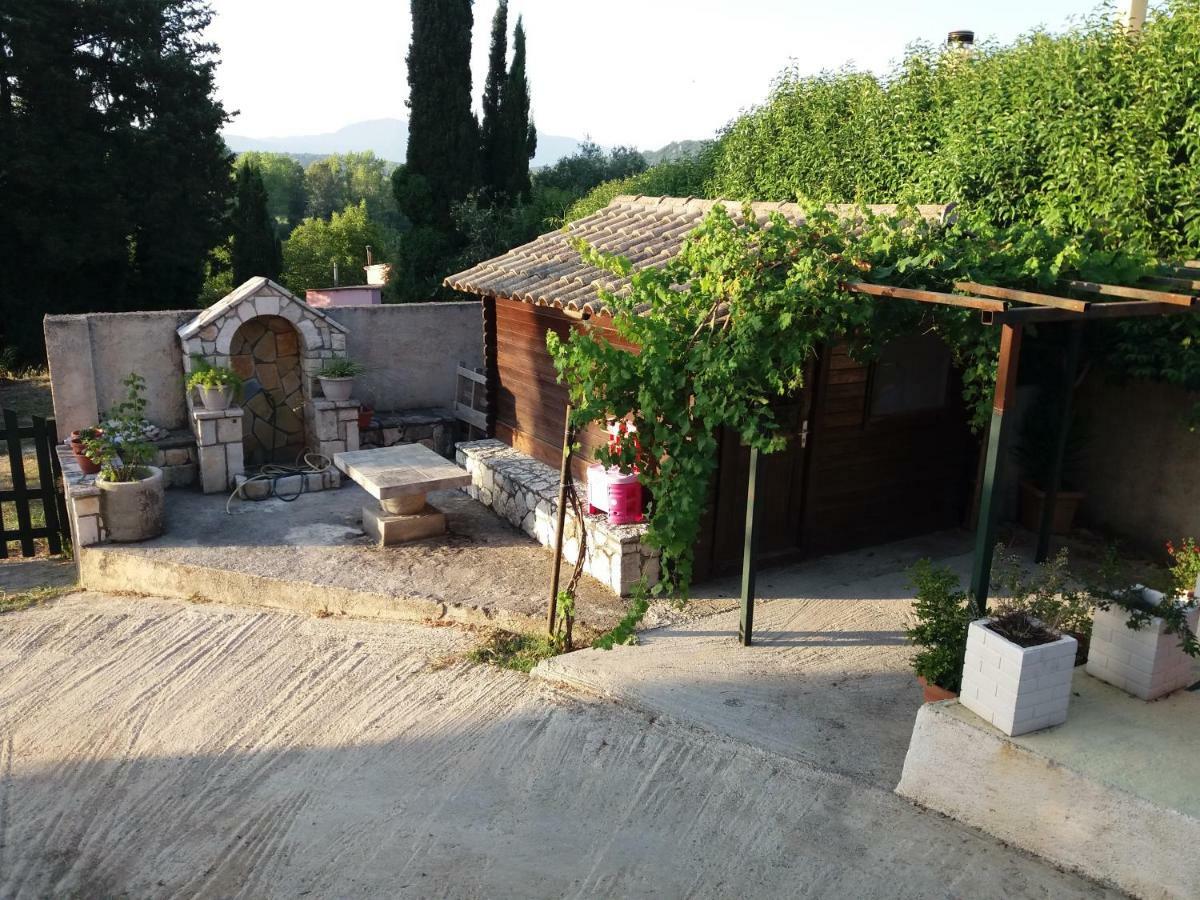 House In The Country ξενώνας Βάτος Εξωτερικό φωτογραφία